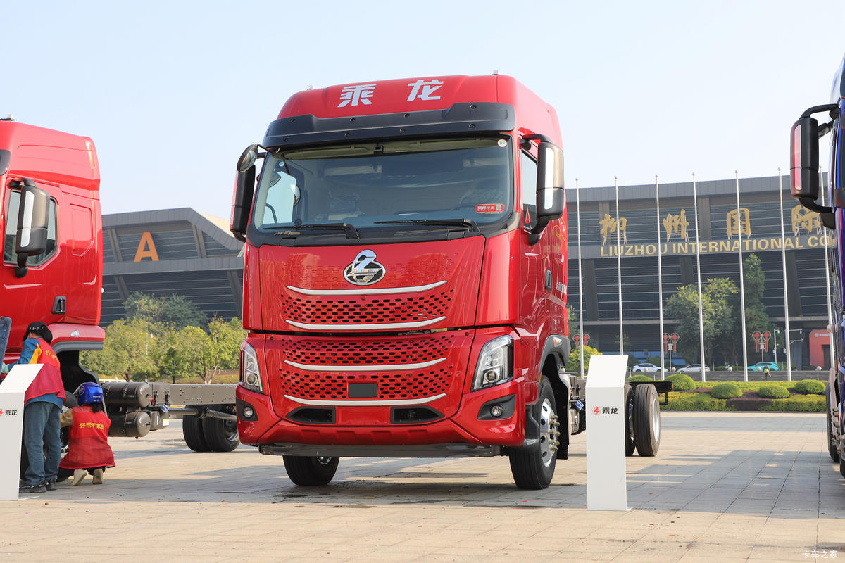 快递运输也可以更高效 更舒适 这台乘龙H7Pro就给了我们全新答案!