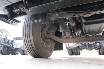 �������ó� ����Q300S 14.8L LNG 520���� 6X4 ��ʿ��12�� ǣ����ͼƬ