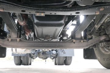 �������ó� ����Q300S 14.8L LNG 520���� 6X4 ��ʿ��12�� ǣ����ͼƬ