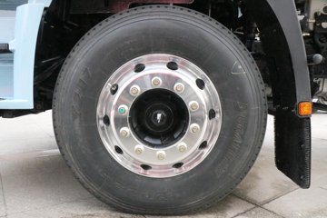 �������ó� ����Q300S 14.8L LNG 520���� 6X4 ��ʿ��12�� ǣ����ͼƬ