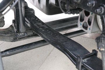 �������ó� ����Q300S 14.8L LNG 520���� 6X4 ��ʿ��12�� ǣ����ͼƬ