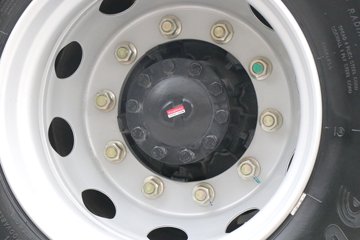 �������ó� ����Q300S 14.8L LNG 520���� 6X4 ��ʿ��12�� ǣ����ͼƬ