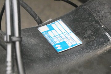 �������ó� ����Q300S 14.8L LNG 520���� 6X4 ��ʿ��12�� ǣ����ͼƬ