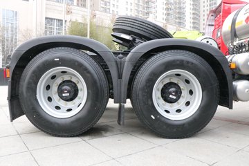 �������ó� ����Q300S 14.8L LNG 520���� 6X4 ��ʿ��12�� ǣ����ͼƬ