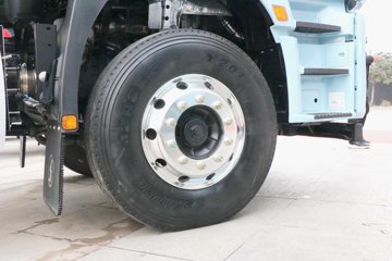 �������ó� ����Q300S 14.8L LNG 520���� 6X4 ��ʿ��12�� ǣ����ͼƬ