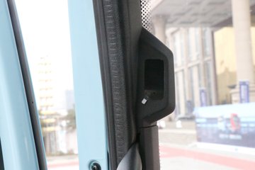 �������ó� ����Q300S 14.8L LNG 520���� 6X4 ��ʿ��12�� ǣ����ͼƬ