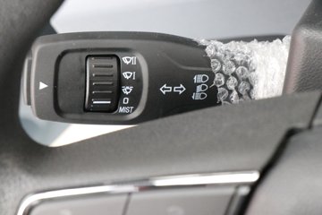 �������ó� ����Q300S 14.8L LNG 520���� 6X4 ��ʿ��12�� ǣ����ͼƬ