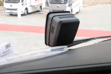 �������ó� ����Q300S 14.8L LNG 520���� 6X4 ��ʿ��12�� ǣ����ͼƬ