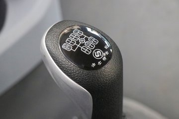 �������ó� ����Q300S 14.8L LNG 520���� 6X4 ��ʿ��12�� ǣ����ͼƬ