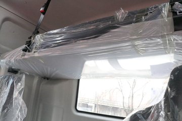 �������ó� ����Q300S 14.8L LNG 520���� 6X4 ��ʿ��12�� ǣ����ͼƬ