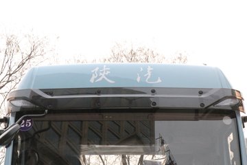 �������ó� ����Q300S 14.8L LNG 520���� 6X4 ��ʿ��12�� ǣ����ͼƬ