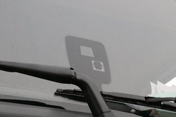 �������ó� ����Q300S 14.8L LNG 520���� 6X4 ��ʿ��12�� ǣ����ͼƬ