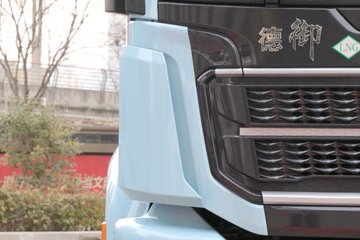 �������ó� ����Q300S 14.8L LNG 520���� 6X4 ��ʿ��12�� ǣ����ͼƬ