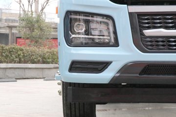 �������ó� ����Q300S 14.8L LNG 520���� 6X4 ��ʿ��12�� ǣ����ͼƬ