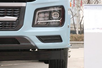 �������ó� ����Q300S 14.8L LNG 520���� 6X4 ��ʿ��12�� ǣ����ͼƬ