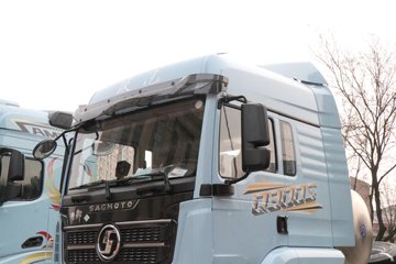 �������ó� ����Q300S 14.8L LNG 520���� 6X4 ��ʿ��12�� ǣ����ͼƬ