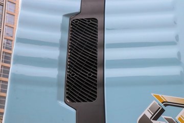 �������ó� ����Q300S 14.8L LNG 520���� 6X4 ��ʿ��12�� ǣ����ͼƬ