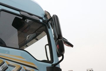 �������ó� ����Q300S 14.8L LNG 520���� 6X4 ��ʿ��12�� ǣ����ͼƬ