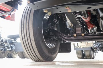 �������ó� ����Q300S 14.8L LNG 540���� 6X4 ��ʿ��12�� �߶�˫�� ǣ����ͼƬ