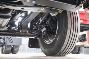 �������ó� ����Q300S 14.8L LNG 540���� 6X4 ��ʿ��12�� �߶�˫�� ǣ����ͼƬ