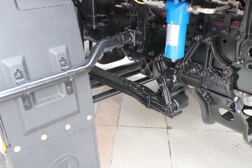 �������ó� ����Q300S 14.8L LNG 540���� 6X4 ��ʿ��12�� �߶�˫�� ǣ����ͼƬ