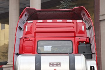 �������ó� ����Q300S 14.8L LNG 540���� 6X4 ��ʿ��12�� �߶�˫�� ǣ����ͼƬ