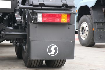 �������ó� ����Q300S 14.8L LNG 540���� 6X4 ��ʿ��12�� �߶�˫�� ǣ����ͼƬ