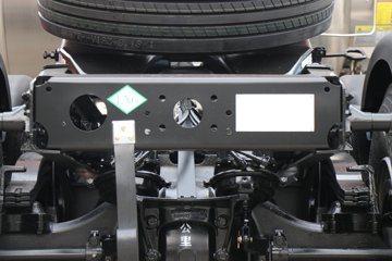 �������ó� ����Q300S 14.8L LNG 540���� 6X4 ��ʿ��12�� �߶�˫�� ǣ����ͼƬ