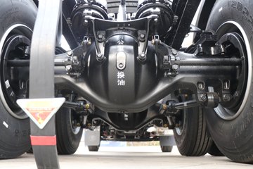 �������ó� ����Q300S 14.8L LNG 540���� 6X4 ��ʿ��12�� �߶�˫�� ǣ����ͼƬ