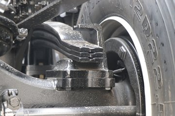 �������ó� ����Q300S 14.8L LNG 540���� 6X4 ��ʿ��12�� �߶�˫�� ǣ����ͼƬ