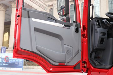 �������ó� ����Q300S 14.8L LNG 540���� 6X4 ��ʿ��12�� �߶�˫�� ǣ����ͼƬ