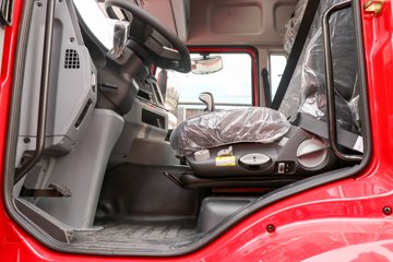 �������ó� ����Q300S 14.8L LNG 540���� 6X4 ��ʿ��12�� �߶�˫�� ǣ����ͼƬ