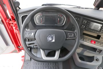 �������ó� ����Q300S 14.8L LNG 540���� 6X4 ��ʿ��12�� �߶�˫�� ǣ����ͼƬ