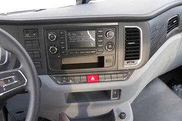 �������ó� ����Q300S 14.8L LNG 540���� 6X4 ��ʿ��12�� �߶�˫�� ǣ����ͼƬ