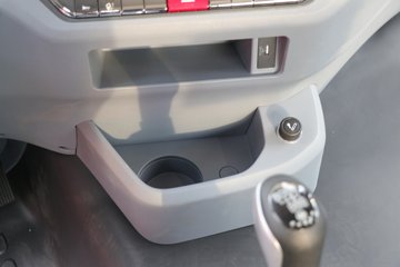 �������ó� ����Q300S 14.8L LNG 540���� 6X4 ��ʿ��12�� �߶�˫�� ǣ����ͼƬ