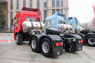 �������ó� ����Q300S 14.8L LNG 540���� 6X4 ��ʿ��12�� �߶�˫�� ǣ����ͼƬ