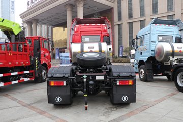 �������ó� ����Q300S 14.8L LNG 540���� 6X4 ��ʿ��12�� �߶�˫�� ǣ����ͼƬ