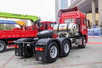 �������ó� ����Q300S 14.8L LNG 540���� 6X4 ��ʿ��12�� �߶�˫�� ǣ����ͼƬ