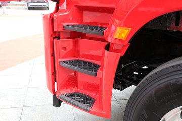 �������ó� ����Q300S 14.8L LNG 540���� 6X4 ��ʿ��12�� �߶�˫�� ǣ����ͼƬ