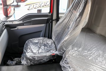 �������ó� ����Q300S 14.8L LNG 540���� 6X4 ��ʿ��12�� �߶�˫�� ǣ����ͼƬ