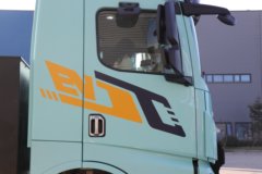 质子汽车 充电版 6X4 纯电动牵引车400.619kWh