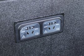 充电 电动牵引车驾驶室图片