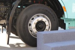 质子汽车 充电版 6X4 纯电动牵引车400.619kWh
