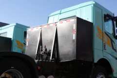 质子汽车 充电版 6X4 纯电动牵引车400.619kWh