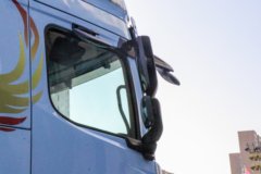 陕汽商用车延安S700 630马力 6X4 赢动12档 AMT自动档 LNG牵引车