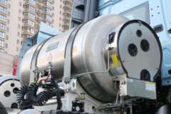 陕汽商用车延安S700 630马力 6X4 赢动12档 AMT自动档 LNG牵引车