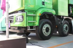 质子汽车赤轮AE 8X4 5.6米 排半自卸车 127.74kWh