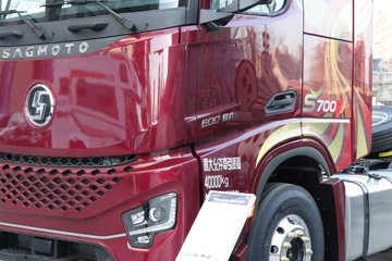 �������ó� �Ӱ�S700 12.5L���� 600���� 6X4 Ӯ��12�� AMT�Զ��� ǣ����ͼƬ