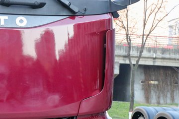 �������ó� �Ӱ�S700 12.5L���� 600���� 6X4 Ӯ��12�� AMT�Զ��� ǣ����ͼƬ