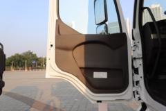 东风柳汽 乘龙H5  4X2 9.7米 氢燃料翼展式载货车 88.3kWh